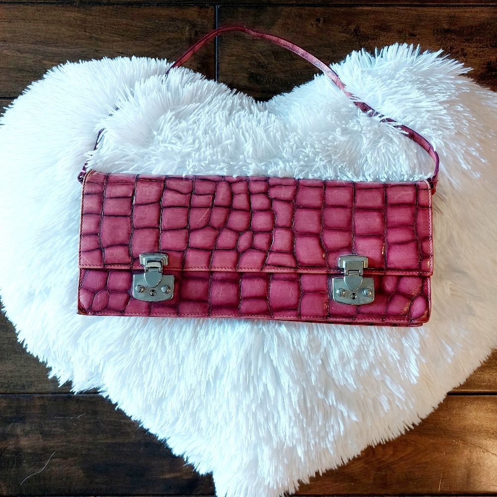 BCBG Maxazria magenta vintage clutch lItalian Leather purse also has strap - Picture 4 of 8